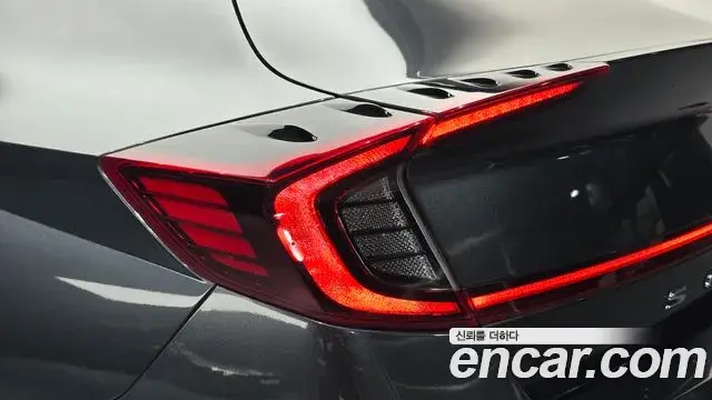 Hyundai Sonata Hybrid 2022 — ფოტო 5/30