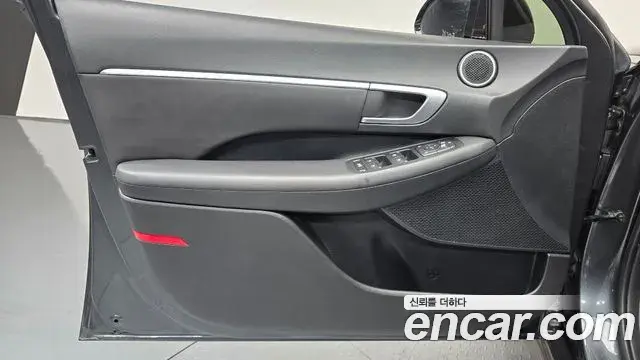 Hyundai Sonata Hybrid 2022 — ფოტო 30/30
