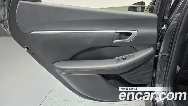 Hyundai Sonata Hybrid 2022 — ფოტო 22/30