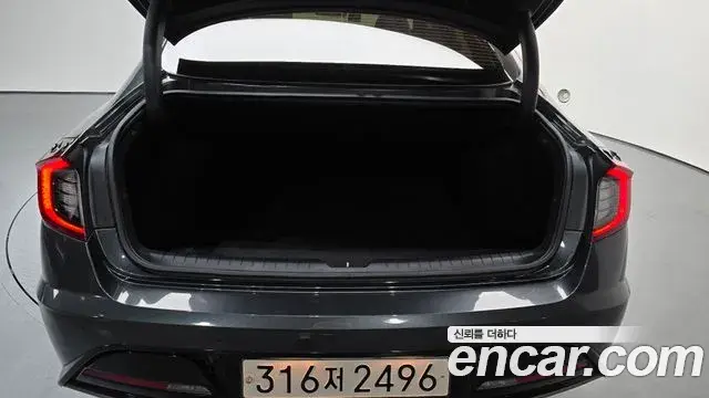 Hyundai Sonata Hybrid 2022 — ფოტო 23/30