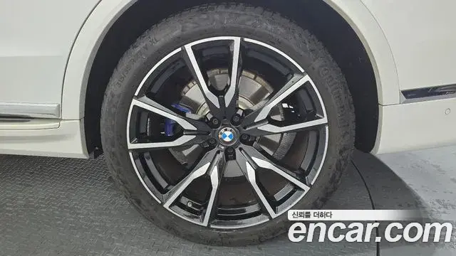 BMW X7 2022 — Şəkil 31/31