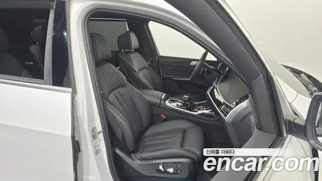BMW X7 2022 — Şəkil 19/31