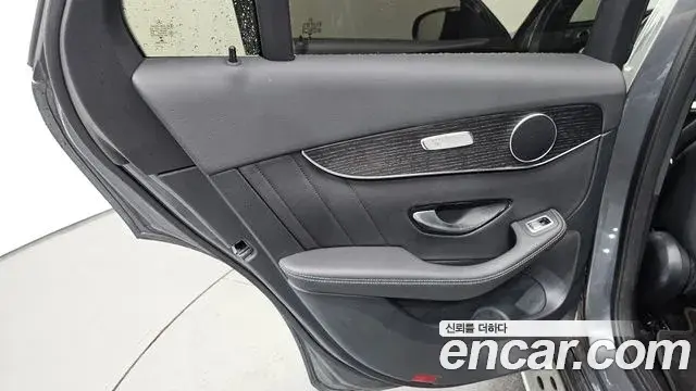 Mercedes-Benz GLC-Class 2021 — ფოტო 24/33