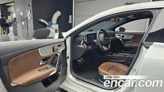 Mercedes-Benz CLA-Class 2024 — Şəkil 19/31
