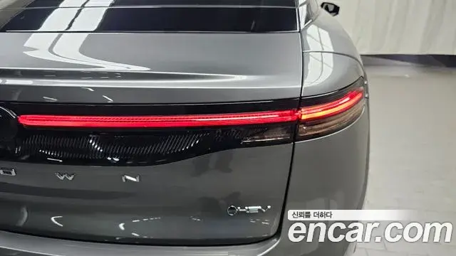 Toyota Crown Crossover 2024 — ფოტო 19/32