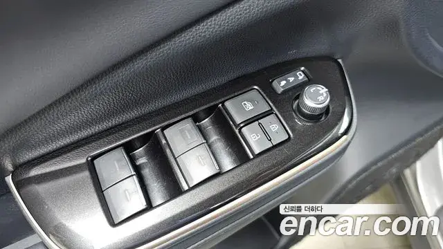 Toyota Crown Crossover 2024 — ფოტო 17/32