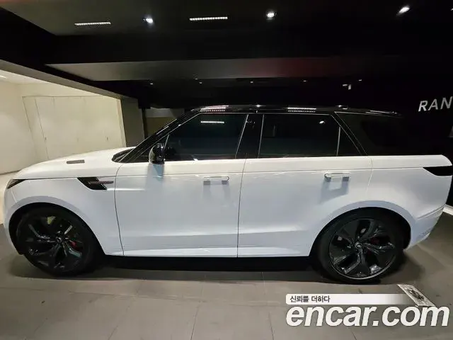 Land Rover Range Rover Sport 2023 — ფოტო 2/14