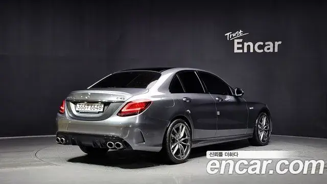 Mercedes-Benz C-Class 2019 — Photo 1/20