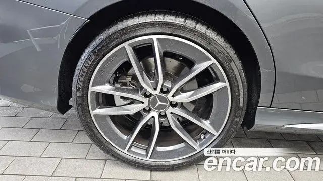 Mercedes-Benz C-Class 2019 — Photo 4/20