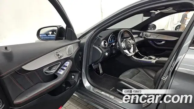 Mercedes-Benz C-Class 2019 — Photo 9/20