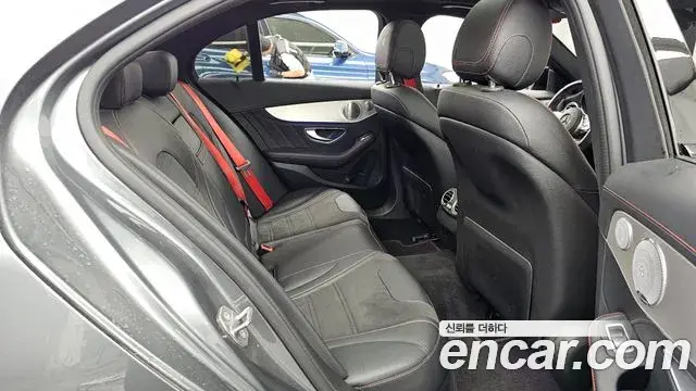 Mercedes-Benz C-Class 2019 — Photo 12/20