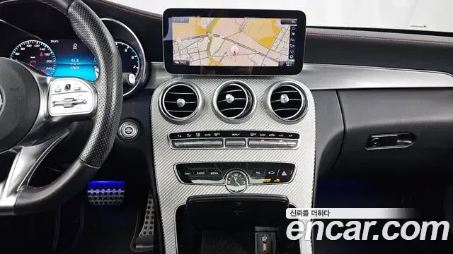Mercedes-Benz C-Class 2019 — Photo 14/20