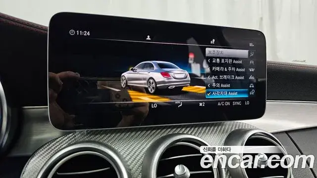 Mercedes-Benz C-Class 2019 — Photo 16/20
