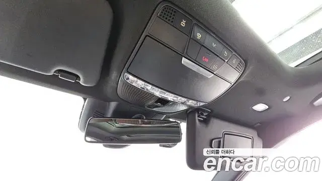Mercedes-Benz C-Class 2019 — Photo 18/20