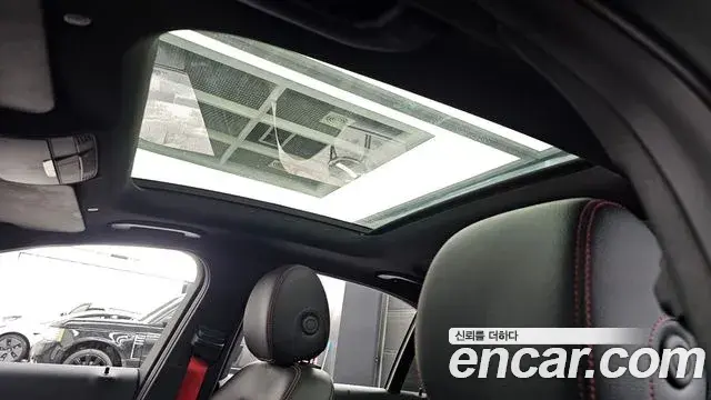 Mercedes-Benz C-Class 2019 — Photo 19/20