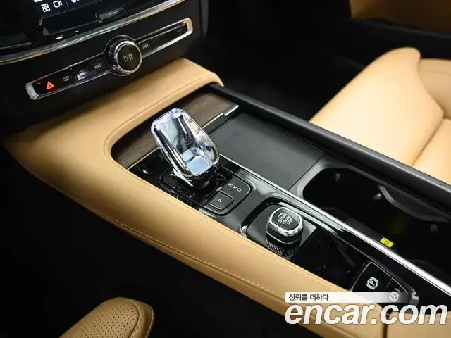 Volvo S90 2022 — ფოტო 18/19