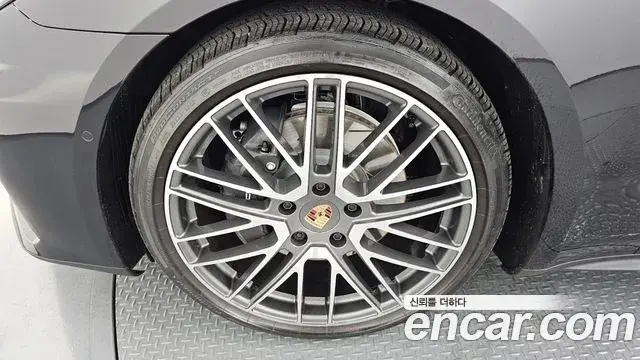 Porsche Panamera 2025 — Photo 10/30