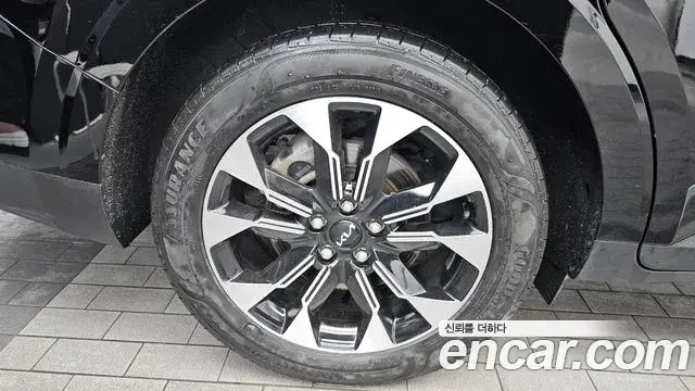 Kia Carnival 2022 — Фото 5/20