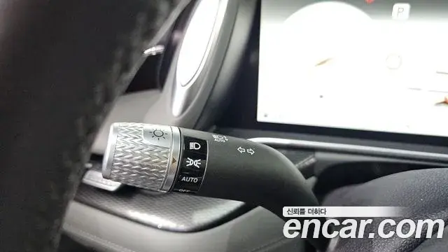 Genesis G90 2023 — Şəkil 27/32