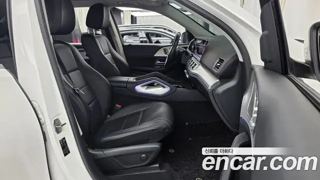 Mercedes-Benz GLE-Class 2020 — Фото 11/20