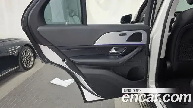Mercedes-Benz GLE-Class 2020 — Şəkil 28/35