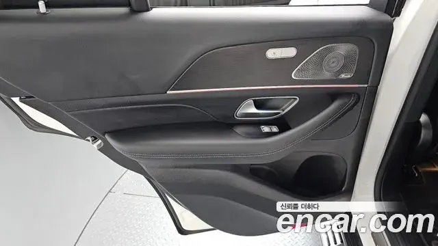 Mercedes-Benz GLE-Class 2024 — Şəkil 16/35