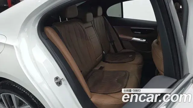 Mercedes-Benz E-Class 2024 — Фото 11/20