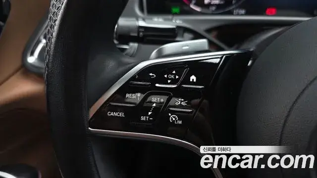 Mercedes-Benz E-Class 2024 — ფოტო 31/33