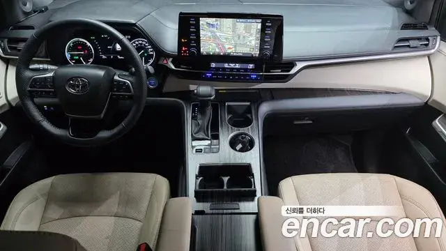 Toyota Sienna 2023 — Photo 2/20
