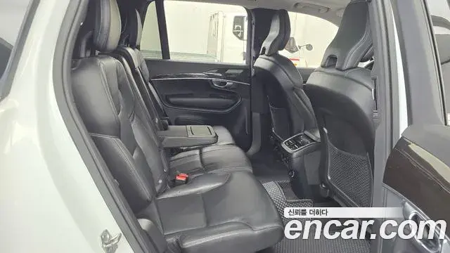 Volvo XC90 2018 — Şəkil 9/20