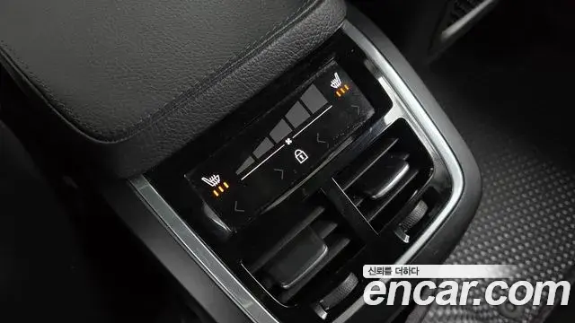 Volvo XC90 2018 — Şəkil 14/20