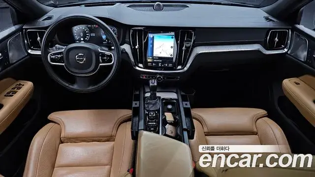 Volvo V60 Cross Country 2019 — Фото 7/20