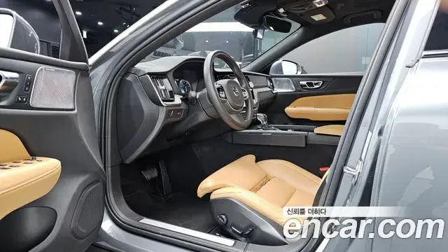 Volvo V60 Cross Country 2019 — Фото 10/20