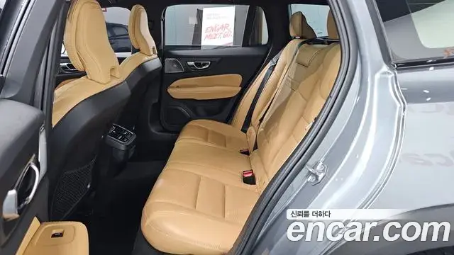 Volvo V60 Cross Country 2019 — Фото 12/20