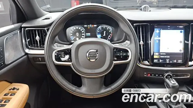 Volvo V60 Cross Country 2019 — Фото 13/20