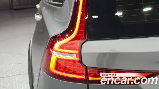 Volvo V60 Cross Country 2019 — Şəkil 15/35
