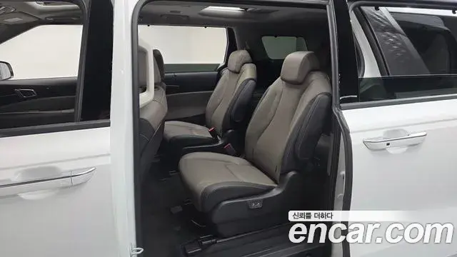Kia Carnival 2025 — Фото 11/20