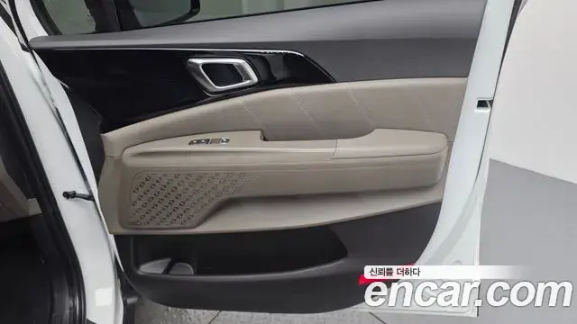 Kia Carnival 2025 — Şəkil 19/39