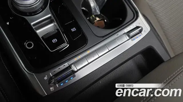 Kia Carnival 2025 — Şəkil 27/39