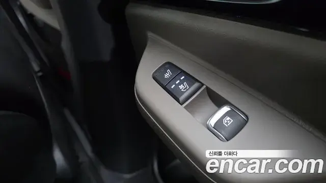 Kia Carnival 2025 — Şəkil 18/39