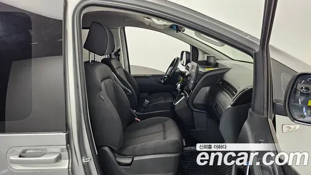 Hyundai Staria 2021 — Photo 11/20