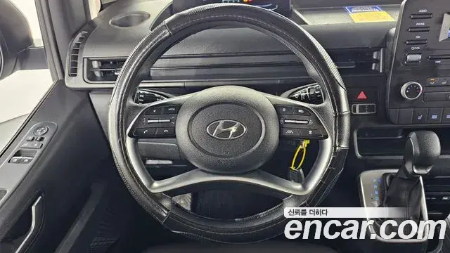 Hyundai Staria 2021 — Photo 13/20