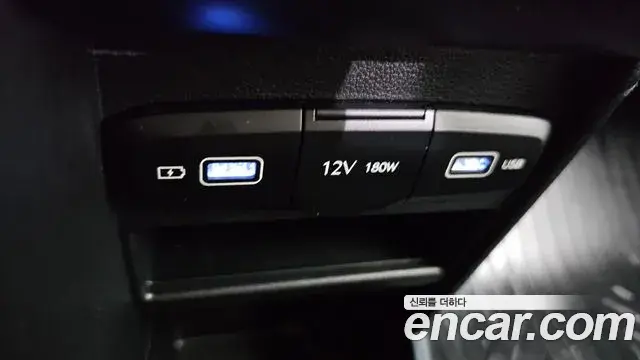 Hyundai Staria 2021 — Photo 16/20