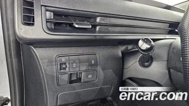 Hyundai Staria 2021 — Photo 17/20