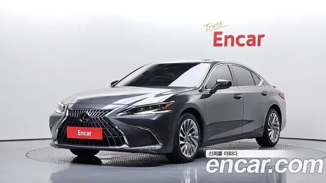 Lexus ES300h 2023 — Photo 11/20