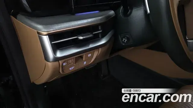 Hyundai Grandeur Hybrid 2023 — ფოტო 35/37