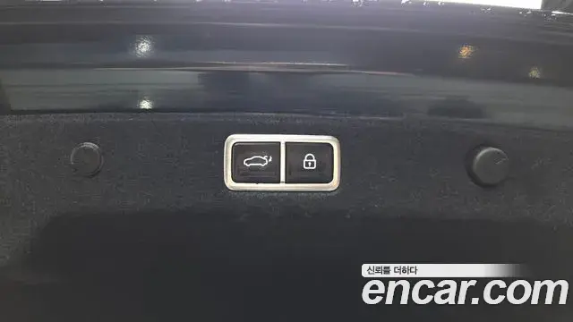 Hyundai Grandeur Hybrid 2023 — ფოტო 24/37