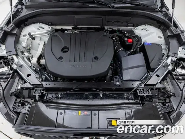 Volvo XC60 2026 — ფოტო 4/19