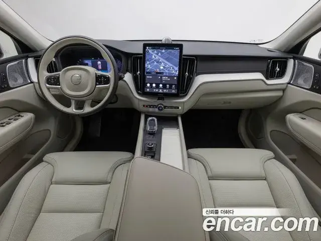 Volvo XC60 2026 — ფოტო 14/19