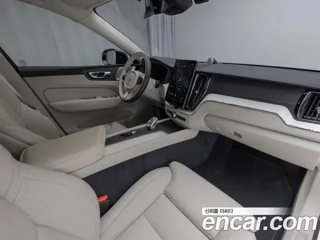 Volvo XC60 2026 — ფოტო 7/19
